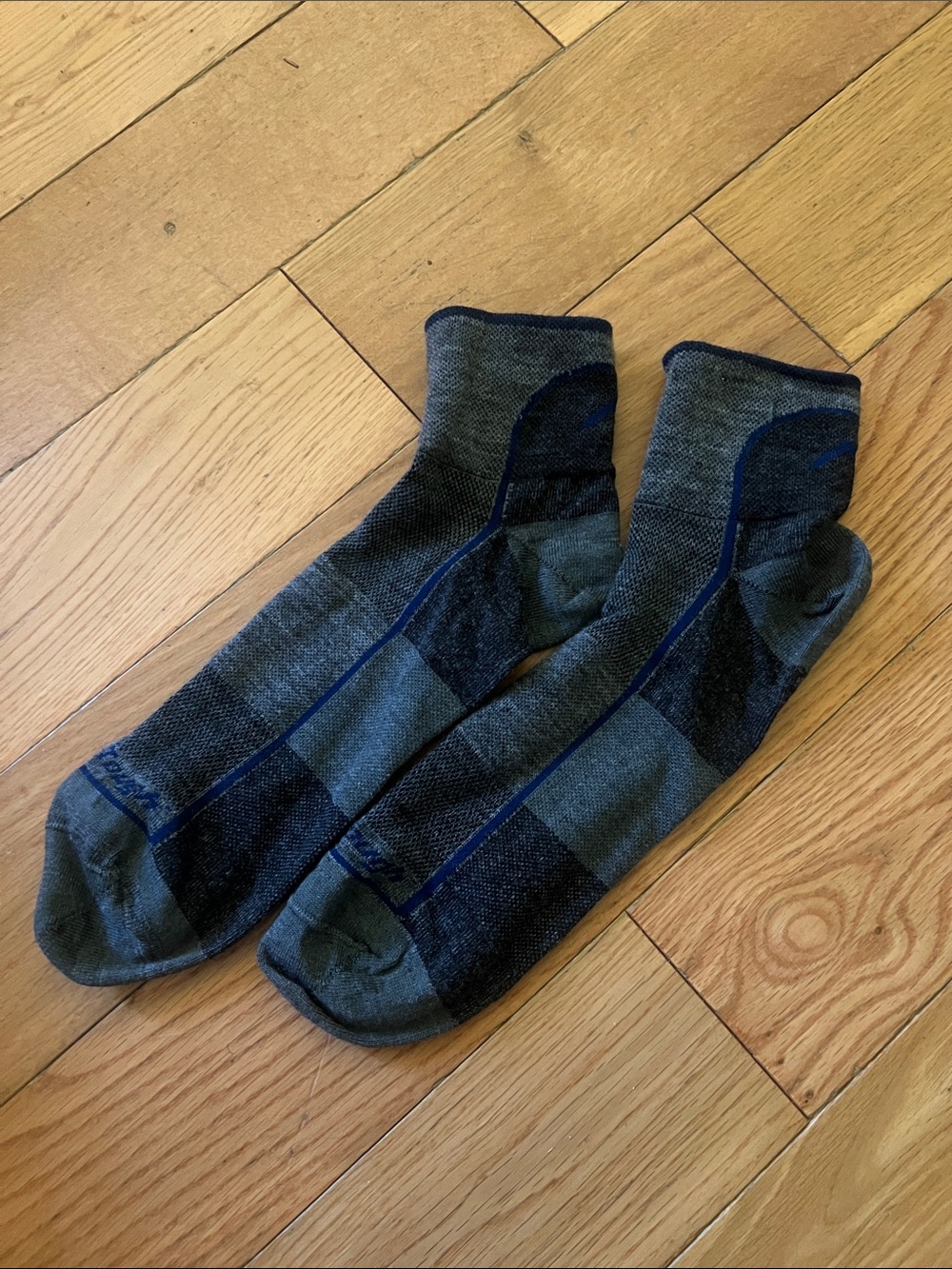 Darn Tough Men's Performance Crew Socks